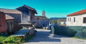 WHAT YOU NEED TO KNOW ABOUT WALKING THE CAMINO DE SANTIAGO: MEMOIR OF A FIRST-TIMER